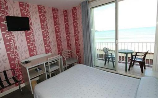 фото отеля Hotel Valencia Hendaye