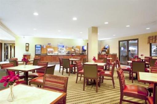 фото отеля Holiday Inn Express Bourbonnais Kankakee Bradley