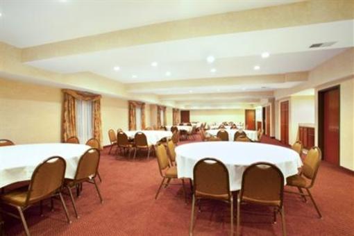 фото отеля Holiday Inn Express Bourbonnais Kankakee Bradley