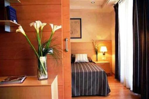 фото отеля Apartamentos Eixample 1