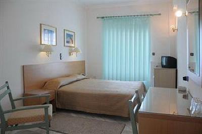 фото отеля Hotel Katerina Agia Marina (Aegina)