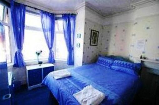 фото отеля Jollies Guest House Blackpool