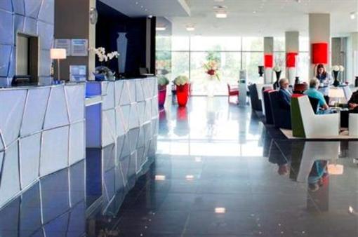 фото отеля Holiday Inn Express Lisbon Alfragide