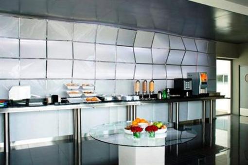 фото отеля Holiday Inn Express Lisbon Alfragide