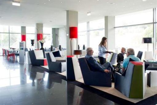 фото отеля Holiday Inn Express Lisbon Alfragide