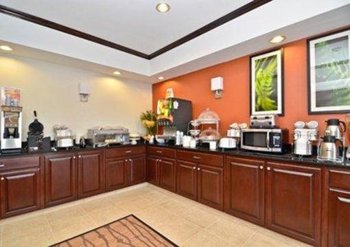 фото отеля Sleep Inn & Suites