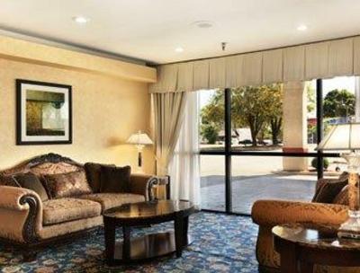 фото отеля Ramada Plaza Hotel Dayton