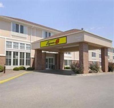 фото отеля Super 8 Menomonie