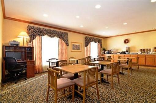 фото отеля Best Western Plus Napoleon Inn & Suites