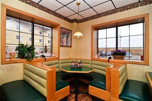 фото отеля Best Western Plus Napoleon Inn & Suites