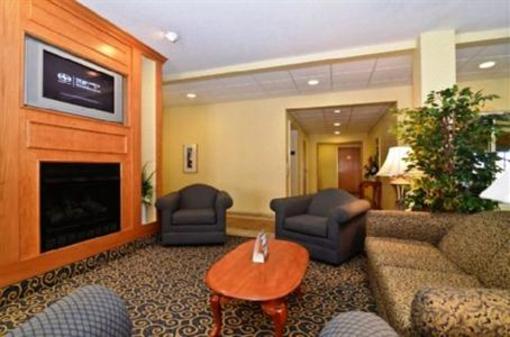 фото отеля Best Western Plus Napoleon Inn & Suites