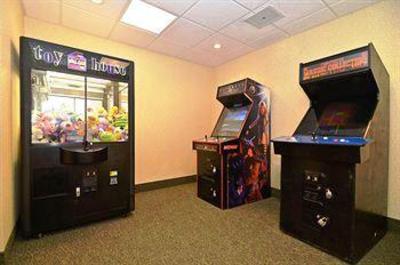 фото отеля Best Western Plus Napoleon Inn & Suites