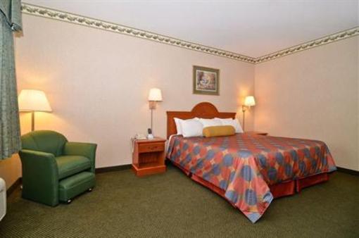 фото отеля Best Western Plus Napoleon Inn & Suites