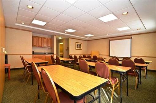 фото отеля Best Western Plus Napoleon Inn & Suites