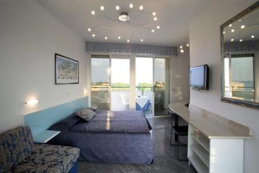 фото отеля BiondiHotels Wivien Canada Cesenatico