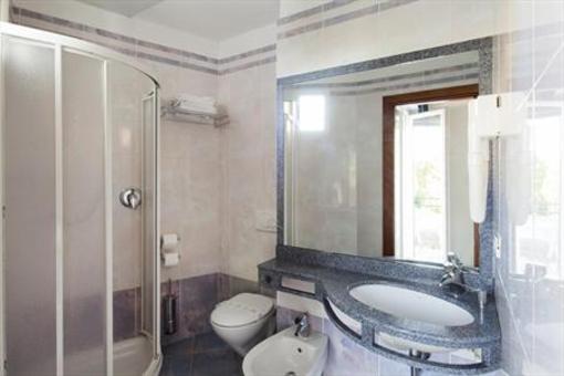 фото отеля BiondiHotels Wivien Canada Cesenatico