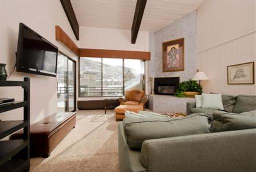фото отеля Gondola Square Condominiums Steamboat Springs