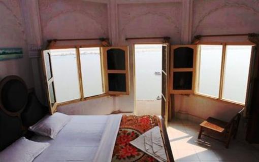 фото отеля Ajay Guest House