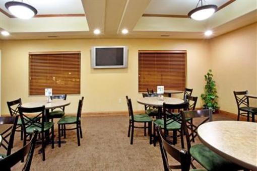 фото отеля Holiday Inn Express Claypool Hill