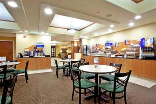 фото отеля Holiday Inn Express Claypool Hill