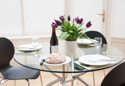 фото отеля Clarendon Serviced Apartments Knights Place