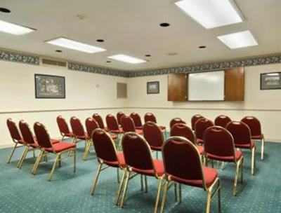 фото отеля Howard Johnson Historic Williamsburg