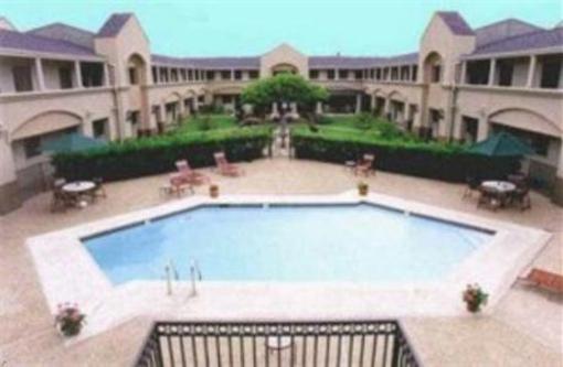 фото отеля Vineyard Court Designer Suites Hotel