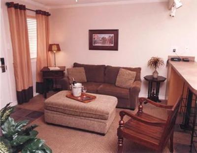 фото отеля Vineyard Court Designer Suites Hotel