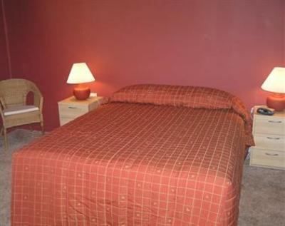 фото отеля Charles Rasp Motor Inn & Cottages