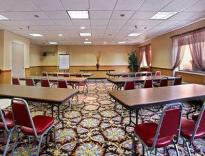 фото отеля Baymont Inn & Suites and Conference Center