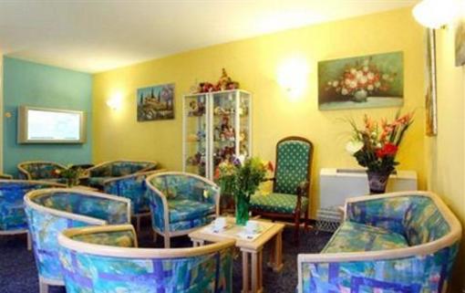 фото отеля Hotel Kyriad Menton