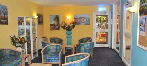 фото отеля Hotel Kyriad Menton