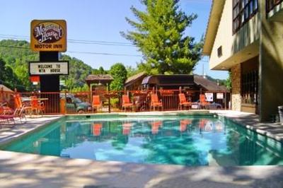 фото отеля Mountain House Motor Inn Downtown Gatlinburg