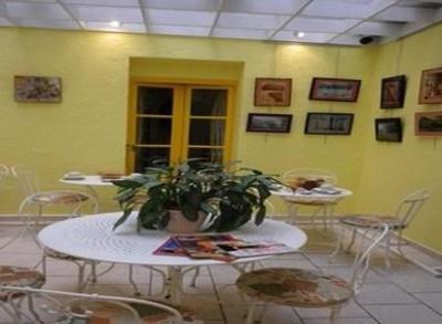 фото отеля Hotel Saint Jean Chalons-sur-Saone
