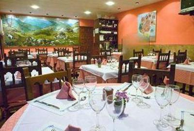 фото отеля Hostal Montserrat