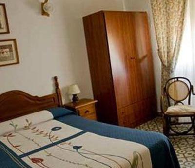 фото отеля Hostal Montserrat