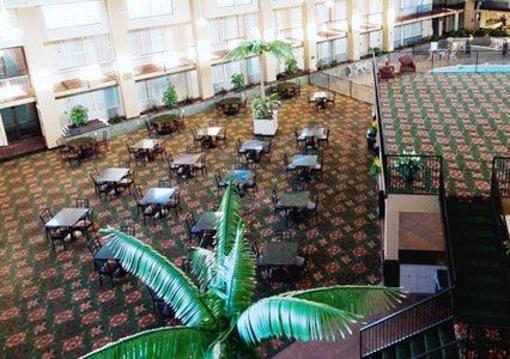 фото отеля Clarion Inn & Suites Murfreesboro