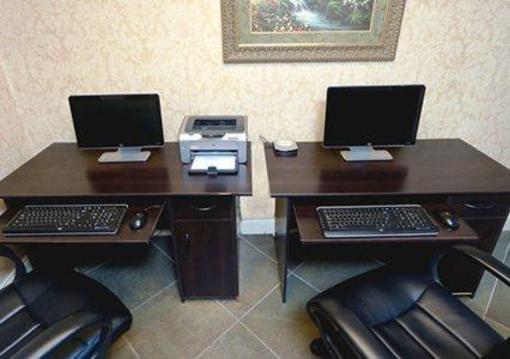 фото отеля Clarion Inn & Suites Murfreesboro