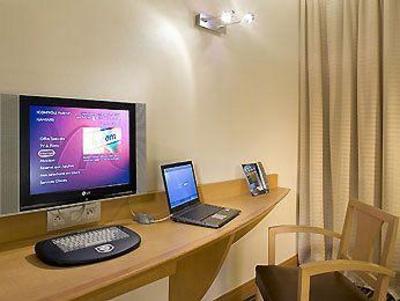 фото отеля Mercure Paris La Defense 5