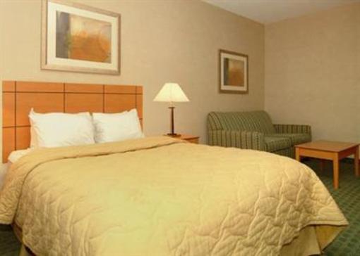 фото отеля Candlewood Suites Emporia
