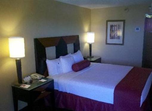 фото отеля Clarion Hotel South Bay