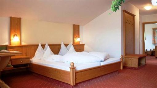 фото отеля Baumgartner's Blumenhotel Schenna