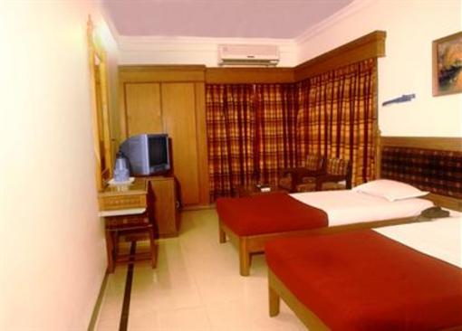фото отеля Sea Side Hotel Mumbai