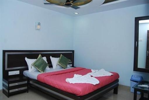 фото отеля Hotel K C Residency
