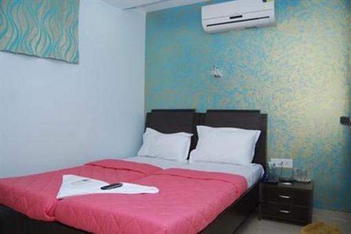 фото отеля Hotel K C Residency