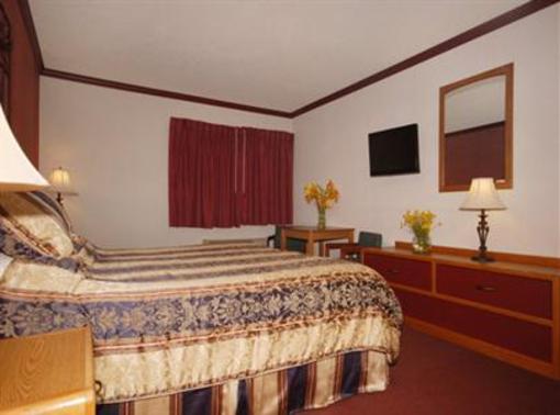 фото отеля Best Western Sunapee Lake Lodge