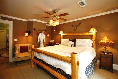 фото отеля Saras Bed & Breakfast Inn Houston