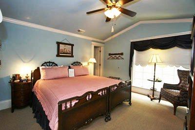 фото отеля Saras Bed & Breakfast Inn Houston