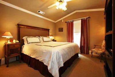 фото отеля Saras Bed & Breakfast Inn Houston