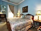 фото отеля Saras Bed & Breakfast Inn Houston